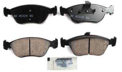 Volvo Disc Brake Pad Set - Front 31341243 - Akebono Euro Ultra-Premium EUR783